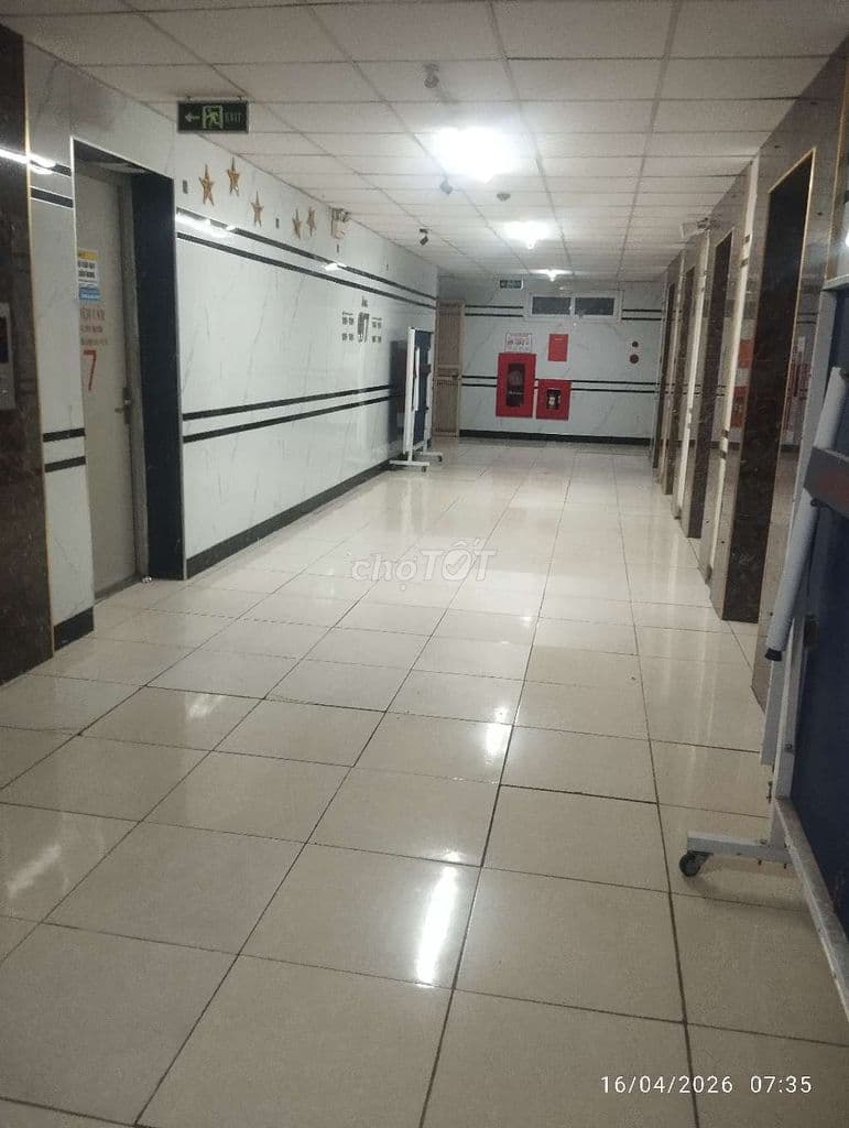 mình đang muốn bán căn hộ 36m2 ct10b tầng 7