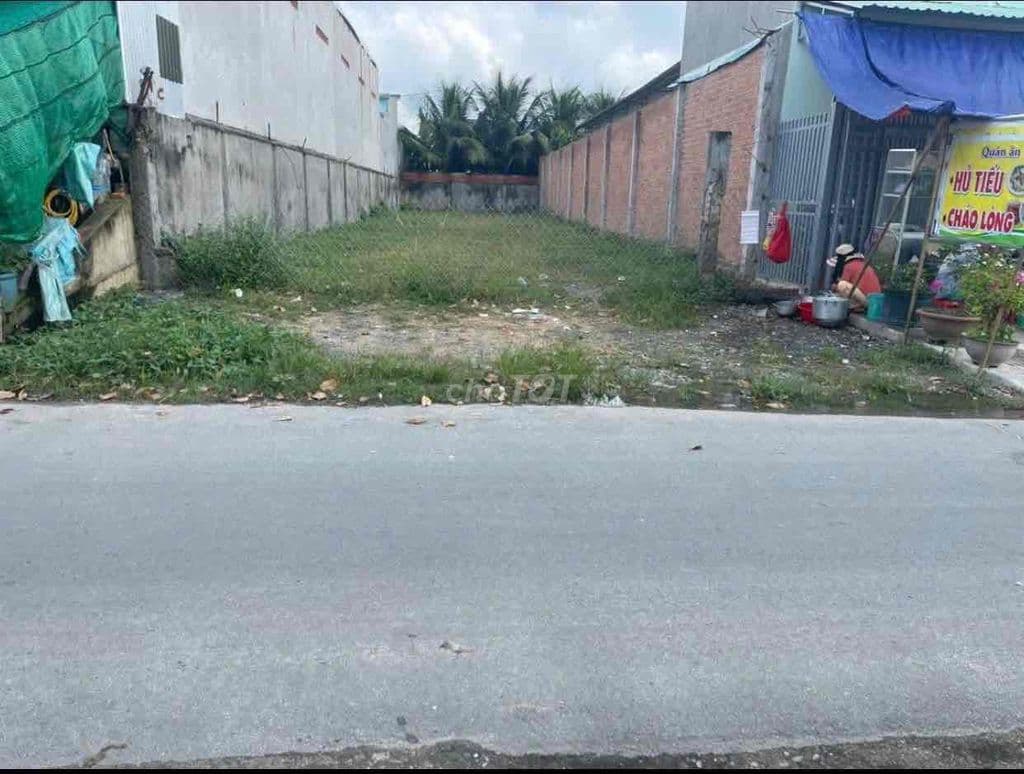 bán lô đất 305m2(8x38) full thổ 900tr+ngân hàng hỗ trợ cho vay