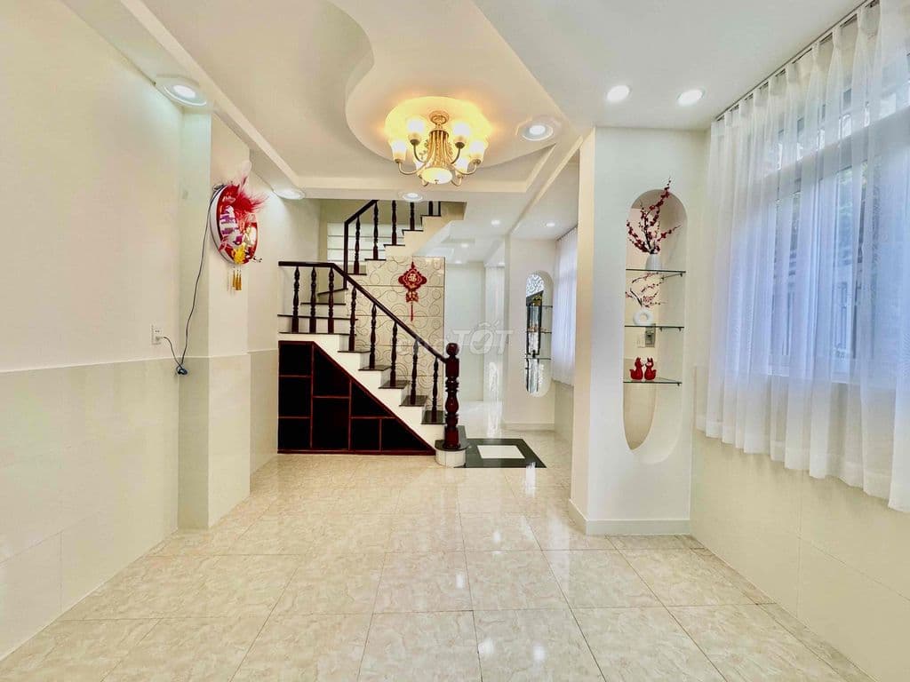 NHÀ GÓC 3 TẦNG MỚI ĐẸP ĐƯỜNG DƯƠNG BÁ TRẠC P2, Q8