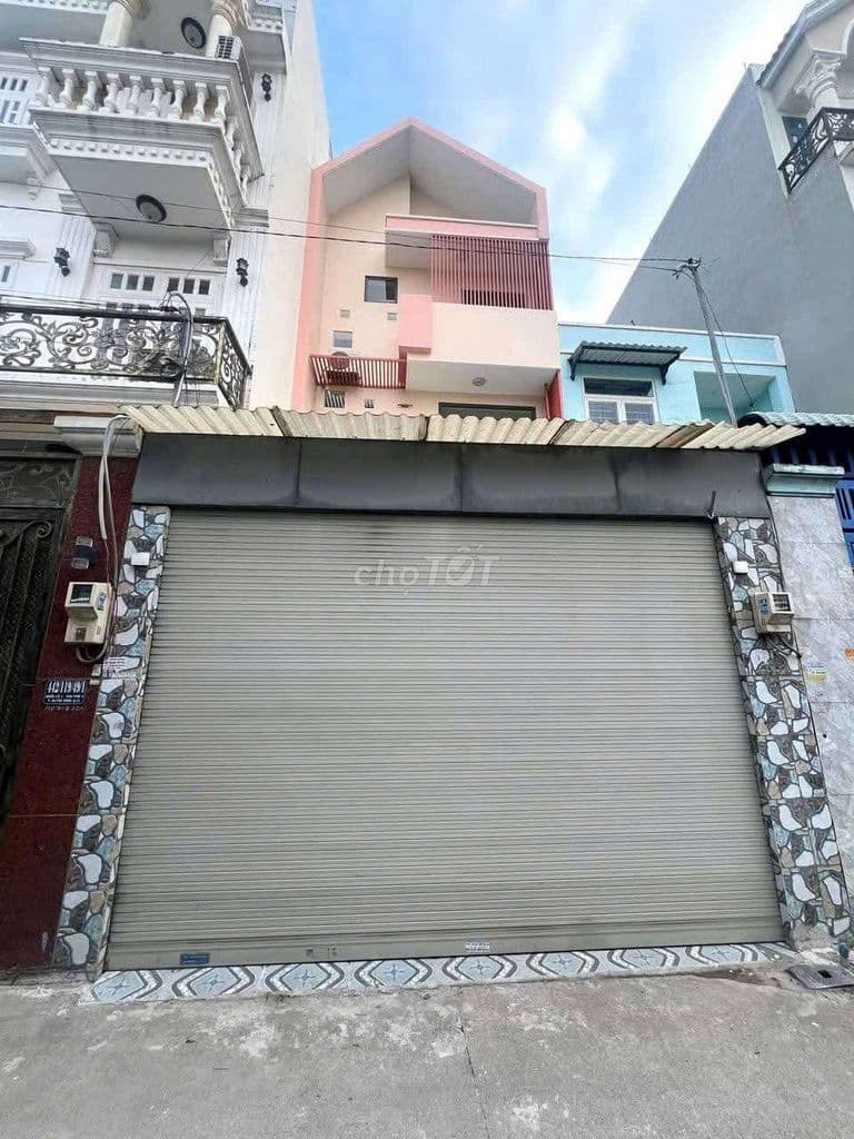 Bán nhà 1 tr 2 lầu và sân thượng ngay ngã tư ga