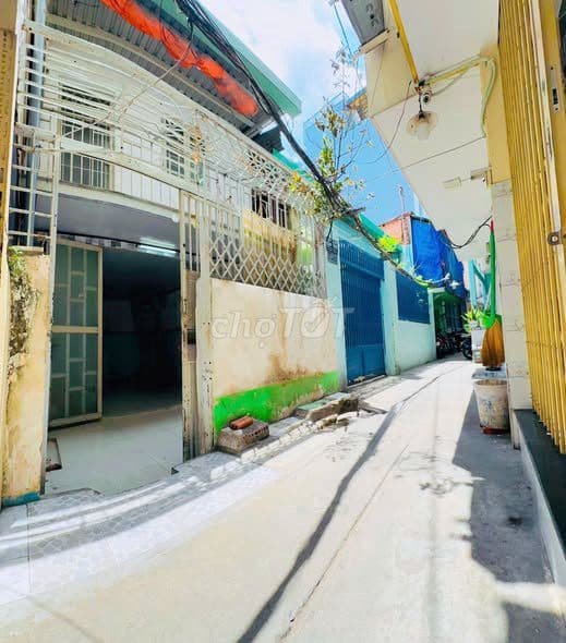 3,3x7 ( nở hâu 3,8 ) nhà cũ tiện sữa chữa đẹp Sổ hồng khu hiện hữu