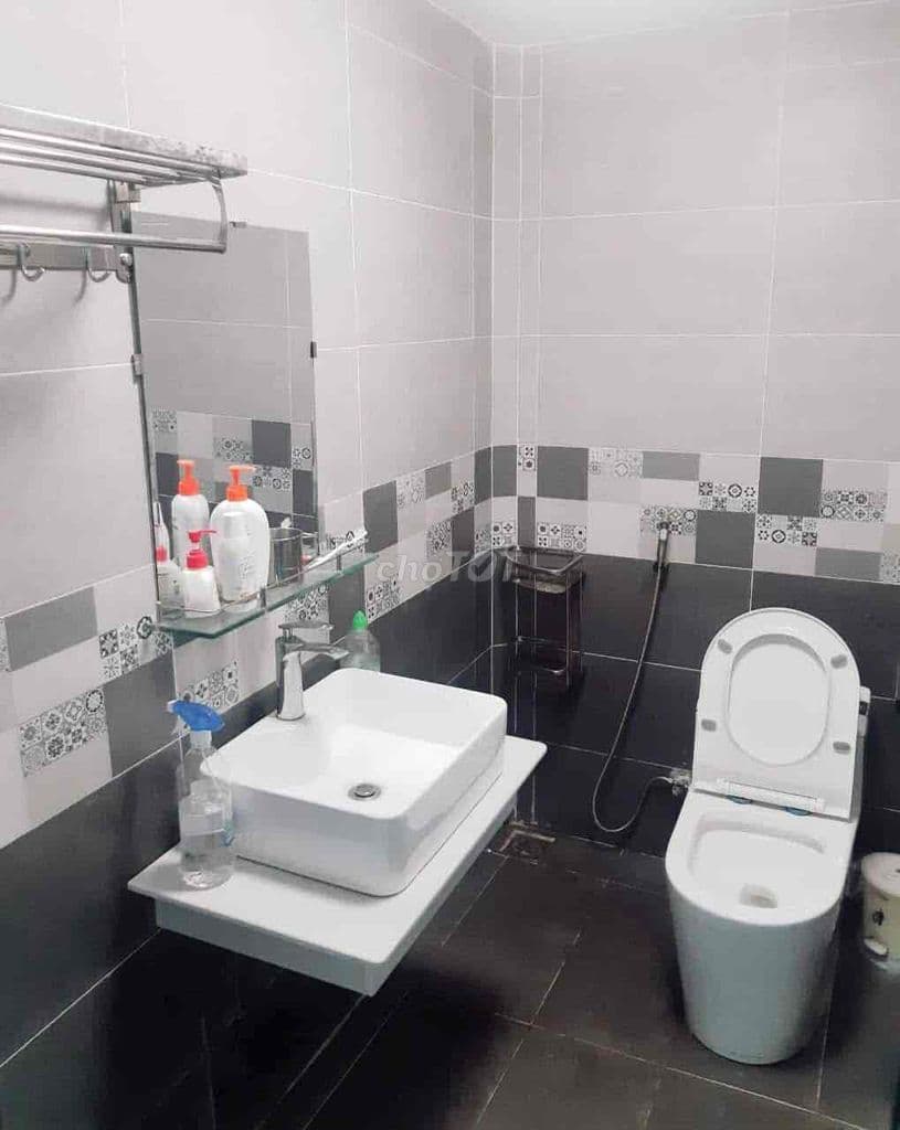 Nhà mặt tiền 5 Tầng 12PN 13WC đối diện bến xe Q8 - Ảnh 2