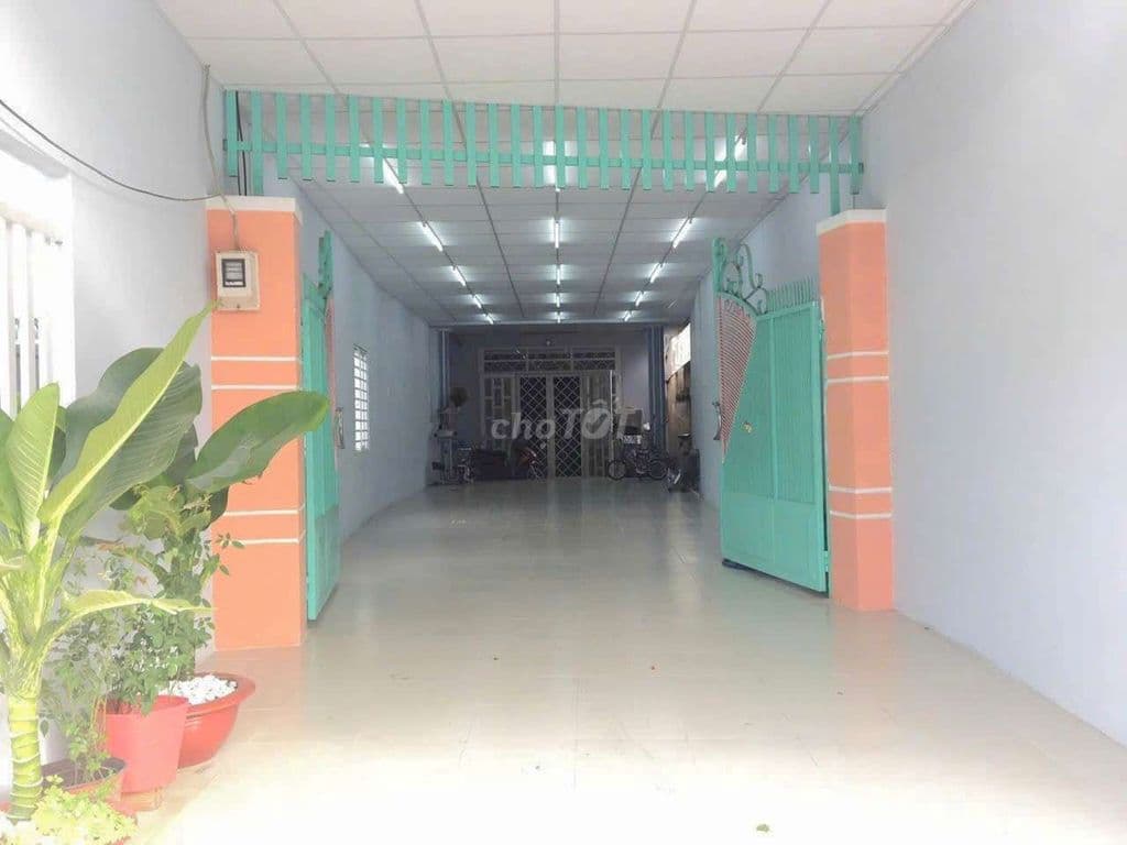 Nhà cấp 4 SHR mặt tiền Liên Xã Thị Trấn Tân Hiệp-Hóc Môn.Dt 183m~7,9ty