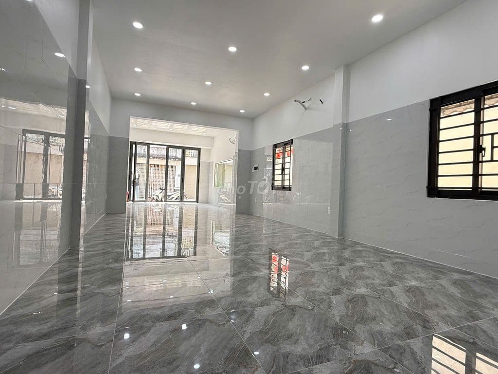 Mặt tiền kinh doanh Thống Nhất P.10 5x20m giá 30tr/tháng TL