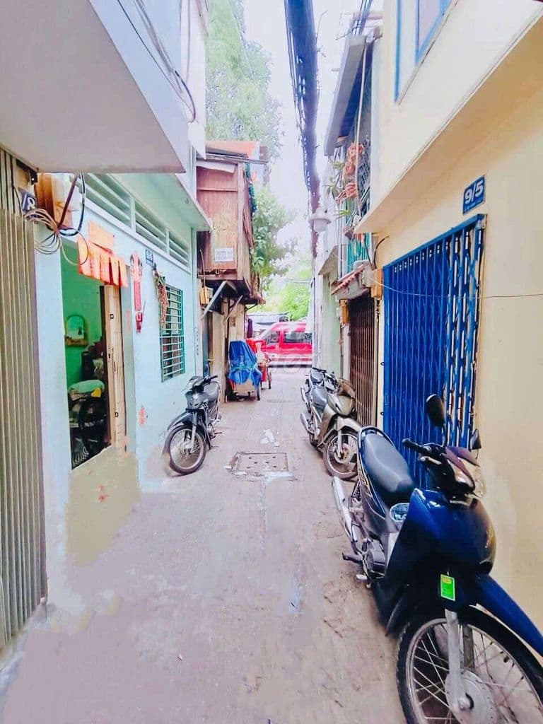 🌹1% anh chị,nhà 3 tầng ngay lê đại hành và nguyễn chí thanh Q11