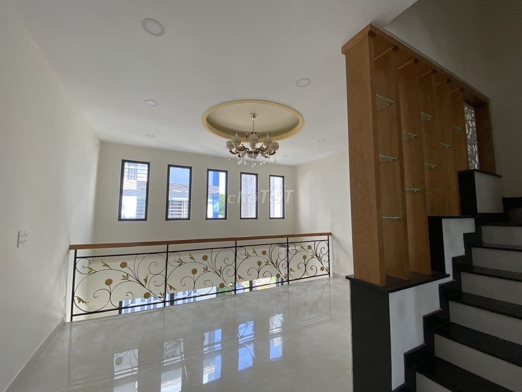 BÁN GẤP Căn nhà ở Đặng Thùy Trâm, DT 5m x 11m, trệt, 3 lầu, Sân thượng - Ảnh 2
