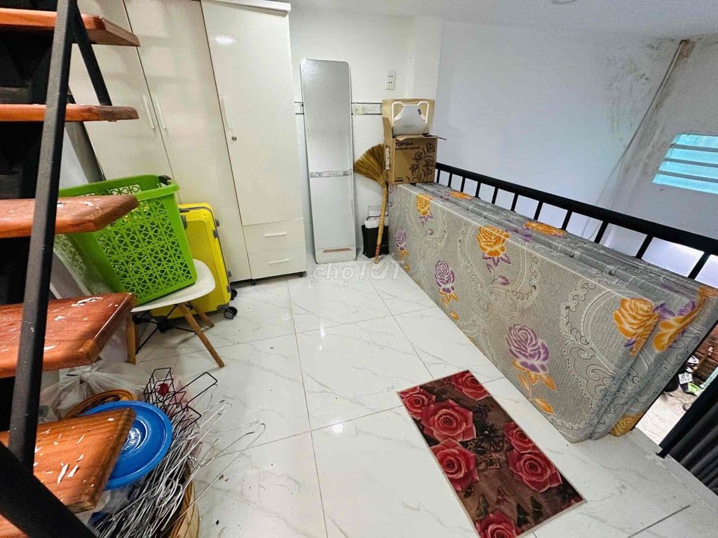 Giảm thêm 100tr bán gấp tháng 6 nhà nhỏ 3 tầng khu sân bay giá 1t850 - Ảnh 2