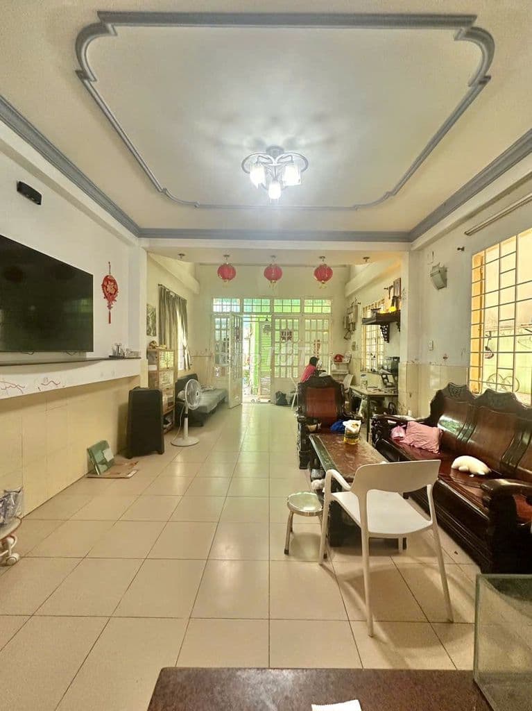 CHỦ GẤP BÁN NHÀ P7 Q5 - 4TẦNG/ 5PN - CN 63M² / 4,3X18M - CÁCH MT 25M