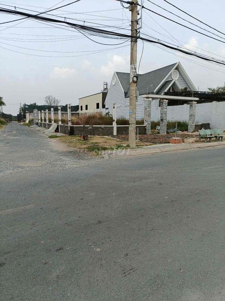 Cần BanGấp Lô Đất 10x16m Shr Đg Nhựa 7m Ngay Chợ XTT Phan Văn Hơn 300m