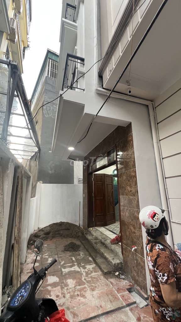 Anh Vương cần bán nhà Tây Mỗ 5 tầng 48m2- 7,95 tỷ