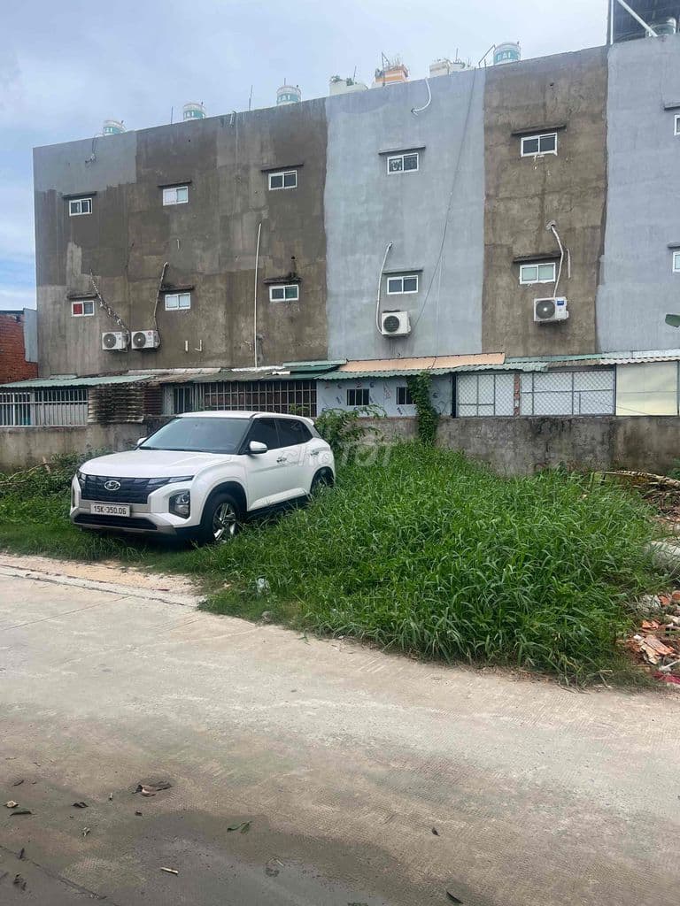 BÁN ĐẤT 100m2 HÓC MÔN , KHOẢNG 2,9 tỷ . ĐƯỜNG Ô TÔ , SHR .KHU DÂN CƯ .