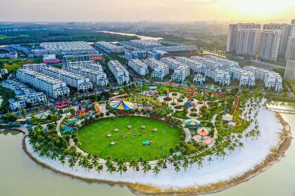 Chính chủ cần bán lô đất full thổ cư cách vinhomes 100m - Ảnh 2