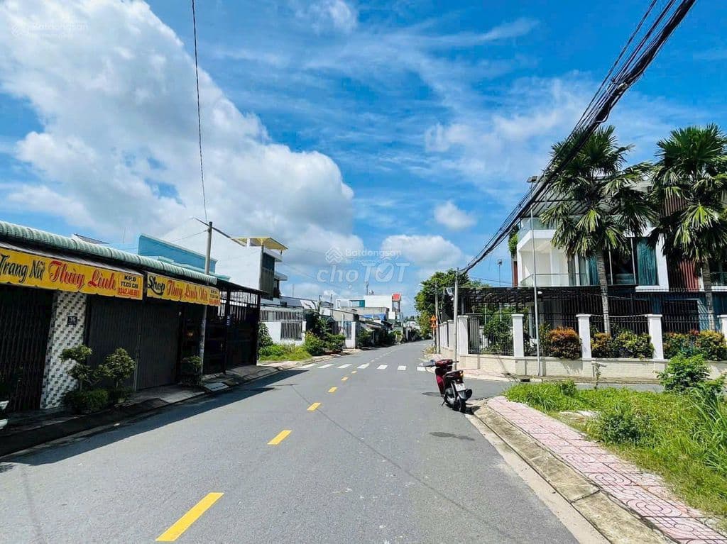 CHÍNH CHỦ BÁN 180m2 đất Sát Bên Chợ Trung Lập Giá 900tr đã có sổ riêng - Ảnh 2