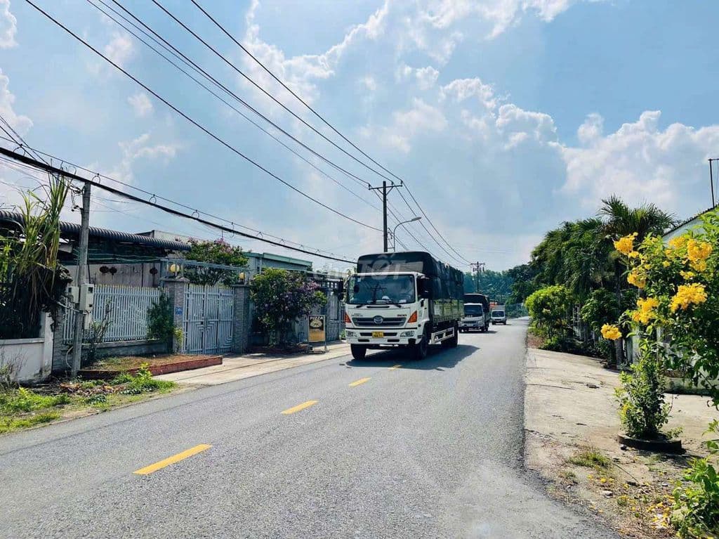 Tôi bán gấp hơn sào sổ riêng thổ cư đường nhựa sát quốc lộ - Ảnh 3