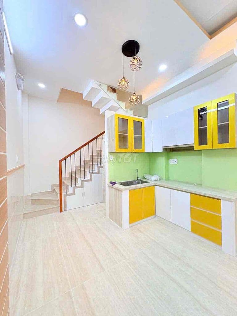 Nhà mới 3.4x10.2m 1 trệt 2 lầu st full nội thất hẻm / Lạc Long Quân - Ảnh 3