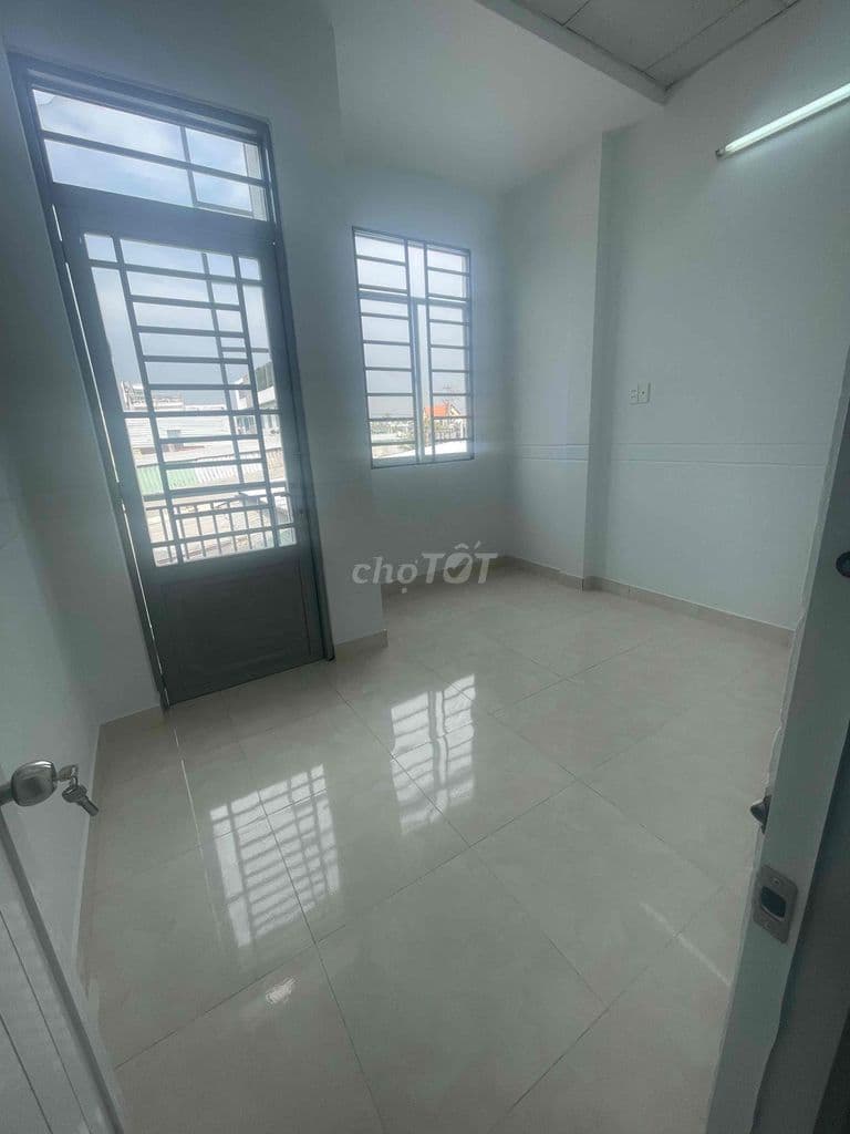 Nhà Đúc 1 trệ 1 lầu lê văn lương gần trường học - Ảnh 3