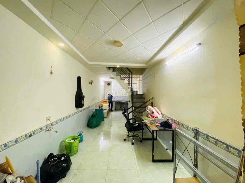 Nhà ngay chung cư sổ hồng - Ảnh 2