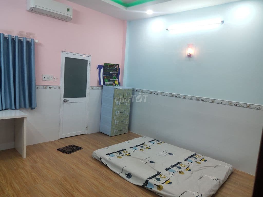 Bán nhà hẻm xe tải