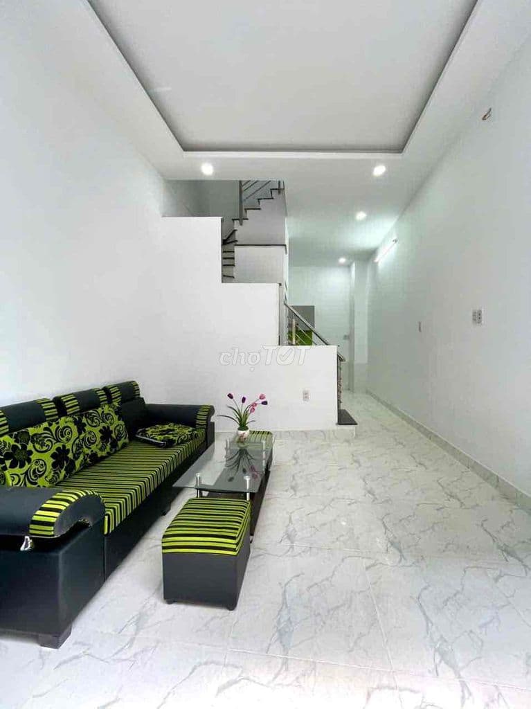 Nhà 2 lầu ngay chợ 3pn 3wc - Ảnh 2