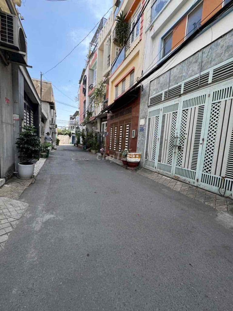 Bán Nhà 3 Lầu Hẻm Ô Tô Ngay Đại Học Luật - QL 13