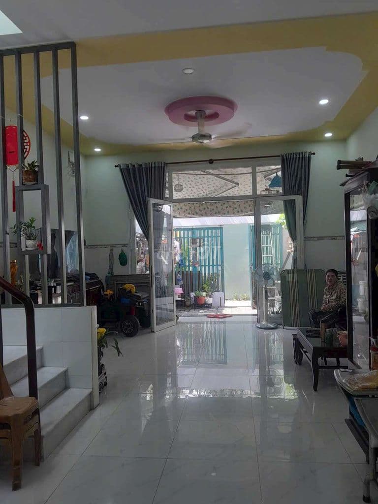 Cần Bán Gấp nhà P.ĐHT .Q12 .DT 5,1 x20 1 trệt .1 Lầu .3PN 3WS hẻm 3m5