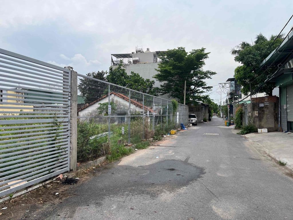 tôi cần bán lô đất đường nguyễn thị nhuần 108,2m2 full thổ cư