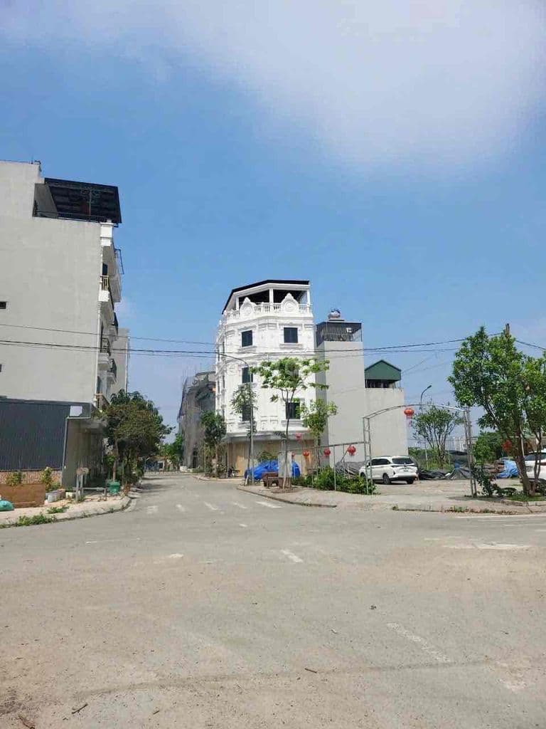 Bán đất La Tinh Đông La đường ô tô tránh nhau 109tr/m