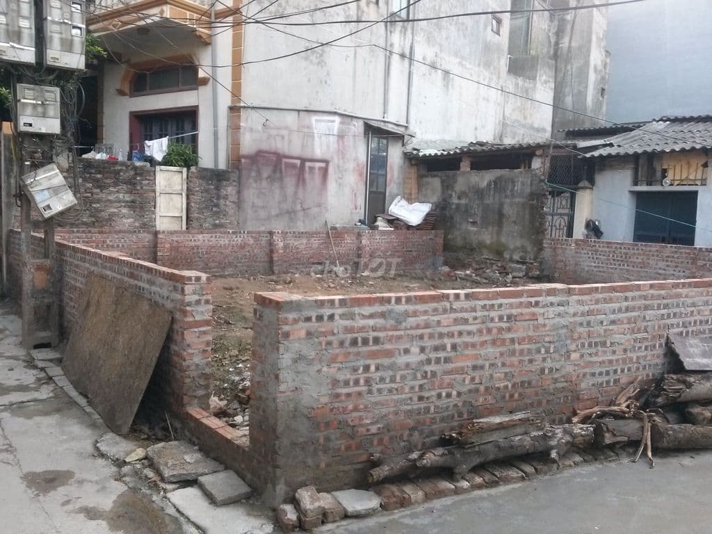 Chính chủ bán mảnh đất 65 m2 có 3 mặt giáp ngõ ra phố Thúy lĩnh - Ảnh 2