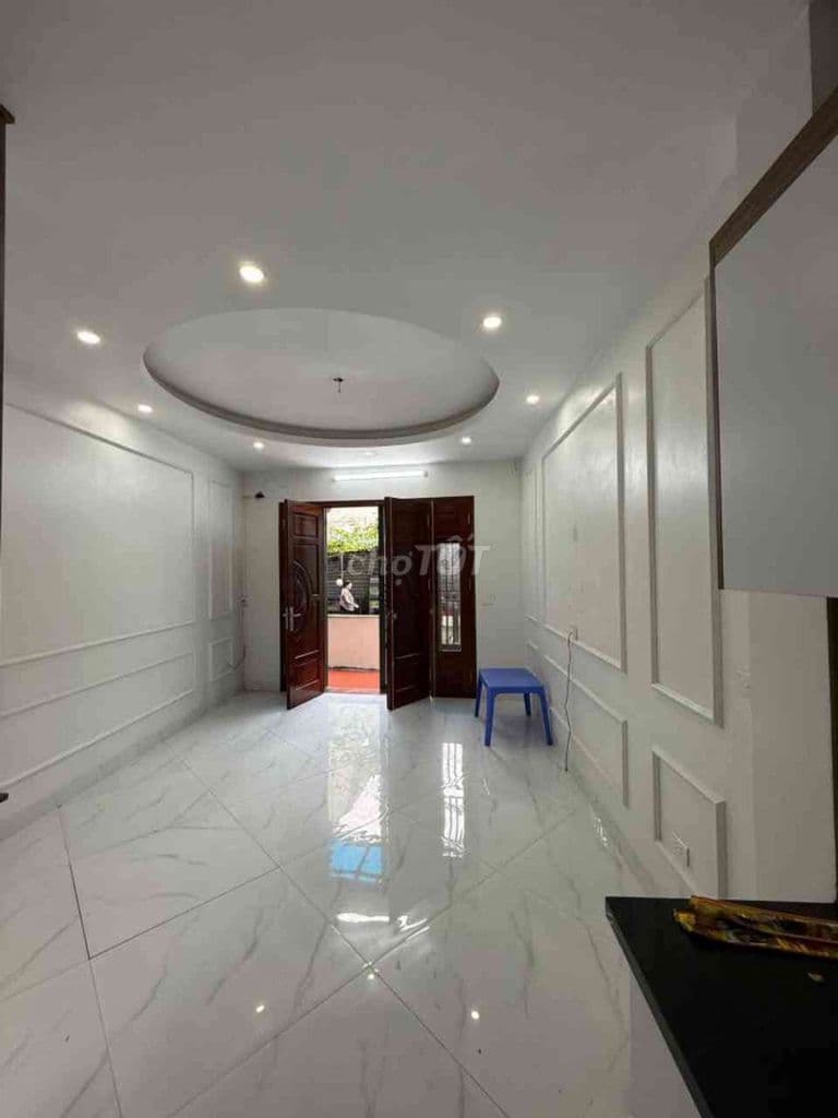 BÁN NHÀ LẠC LONG QUÂN 31M2 X 5T GẦN QUẬN ỦY VÀ HỒ TÂY KHU VIP.