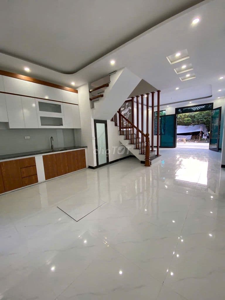 siêu phẩm otoo vào nhà sân rộng 8m . diện tích 105m2 full thổ cư . - Ảnh 3