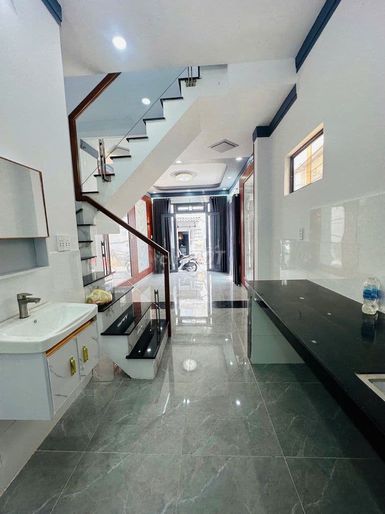 Nhà Đẹp Q12 4x10m Gần Trường Nguyễn Hiền Giá 1 tỉ 790Tr Trả Giá Mạnh - Ảnh 2