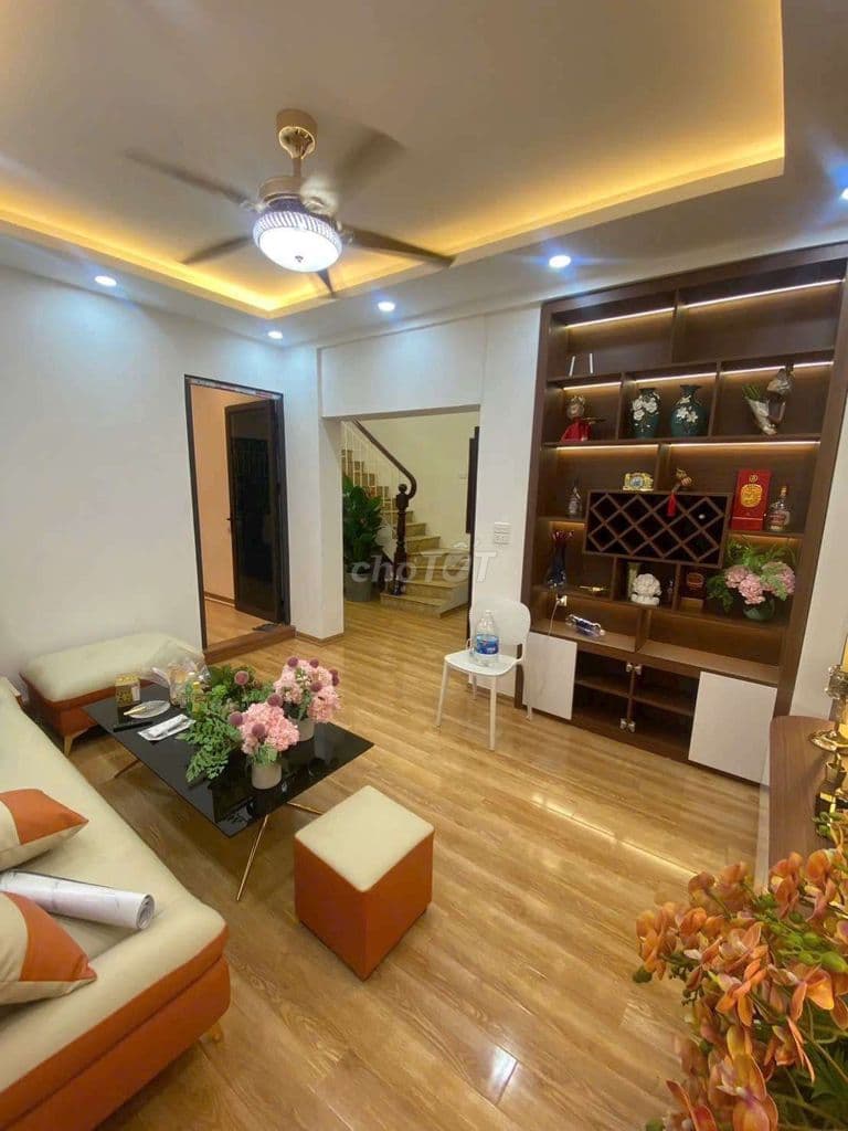 5 tỷ TT Hai Bà Trưng, hx Khu Phố Cổ 3 tầng 4 PN đầu phố ô tô đỗ Sổ Đẹp