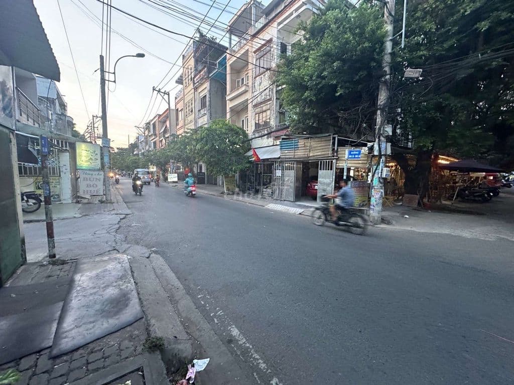 BÁN ĐẤT MẶT TIỀN THẠNH XUÂN - KINH DOANH ĐỈNH- 68M2- 4,45 TỶ
