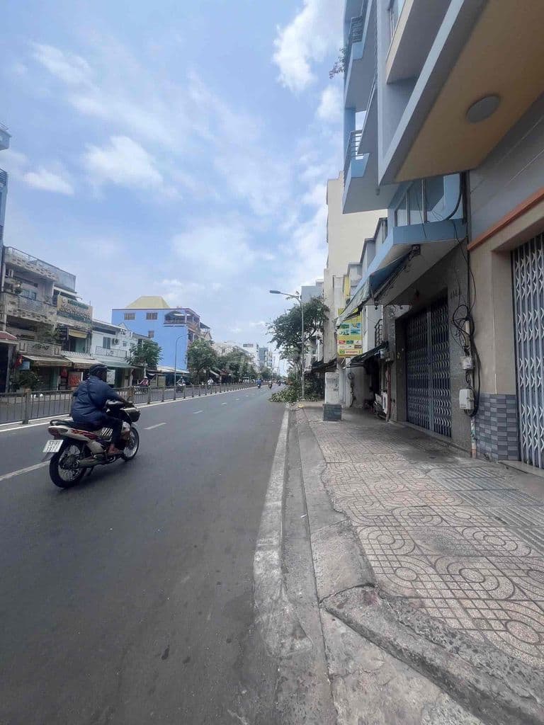 🏠 CĂN GÓC SÁT MẶT TIỀN PHẠM VĂN CHÍ Q.6 – 3 TẦNG – ĐANG CHO THUÊ 7TR/T