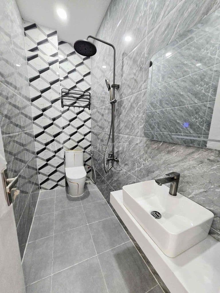 Nhà mới full nội thất 100% Hẻm xe hơi - Sát mặt tiền tiện kinh doanh - Ảnh 2