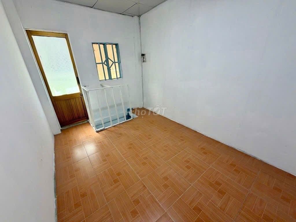 Nhà Trung Tâm Quận Tân Phú , giá chỉ nhỉnh 1 tỷ - Ảnh 2