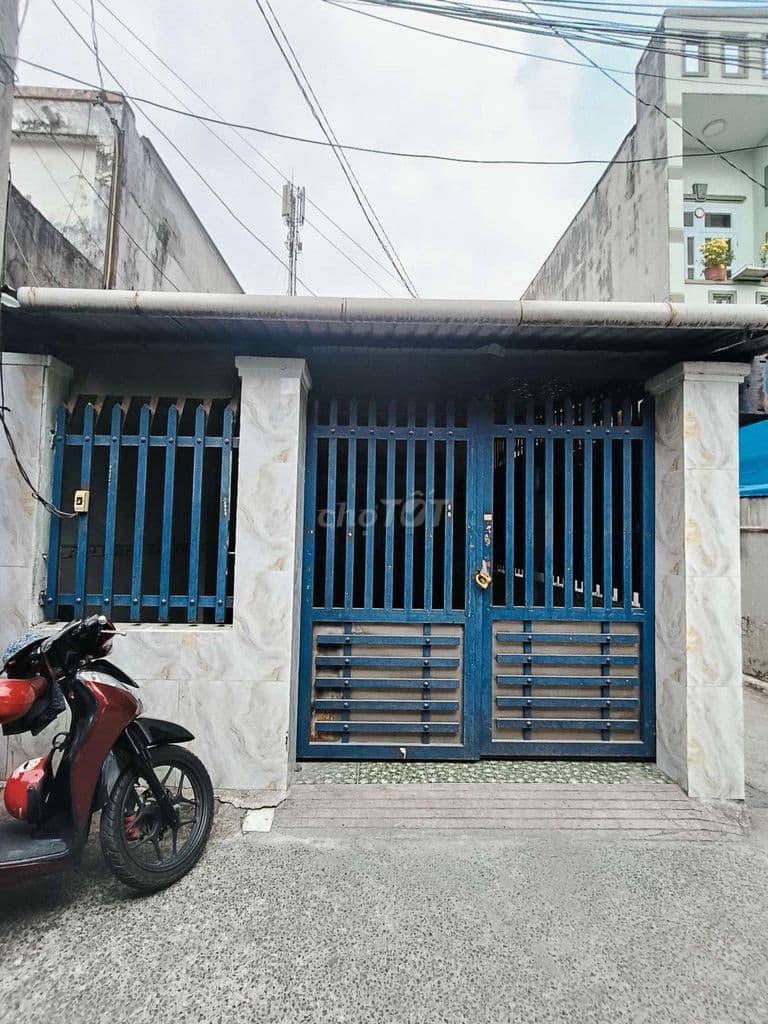 Bán nhà 4x16 gần chợ Hóc Môn