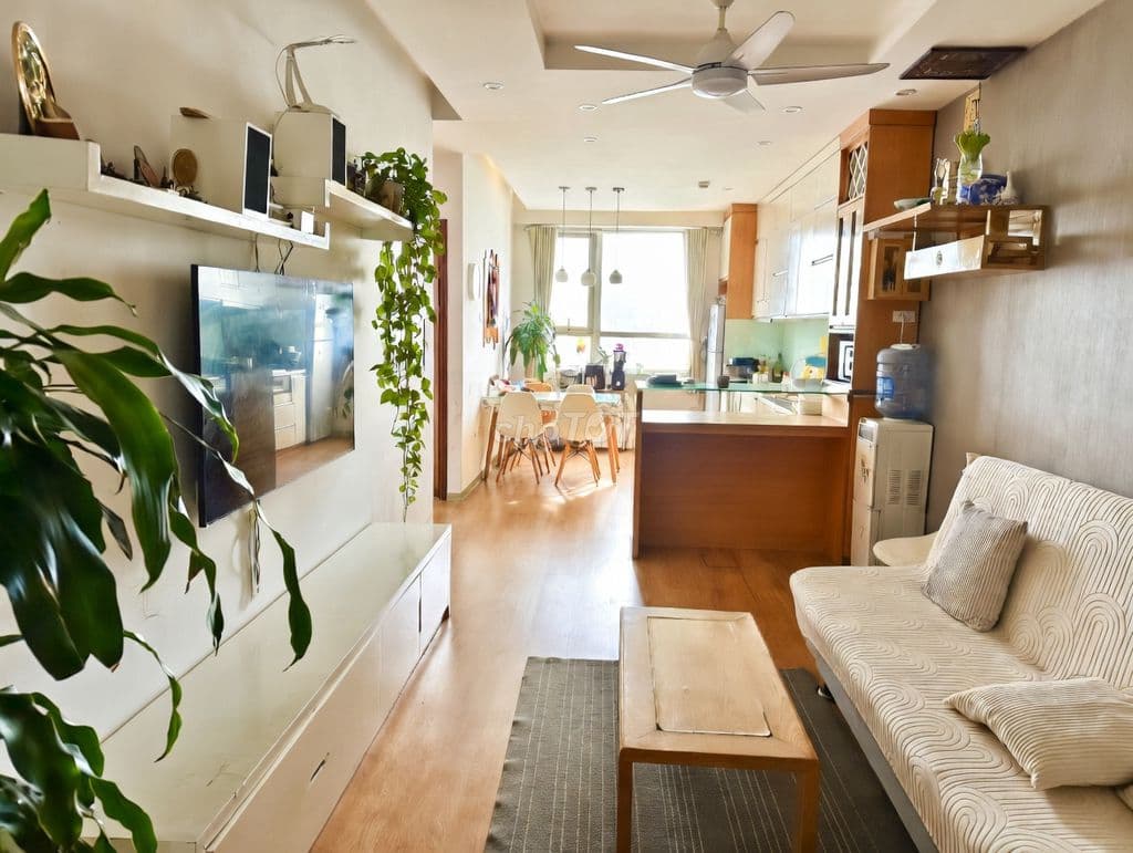 NƠI MỌI BÃO GIÔNG DỪNG LẠI SAU CÁNH CỬA