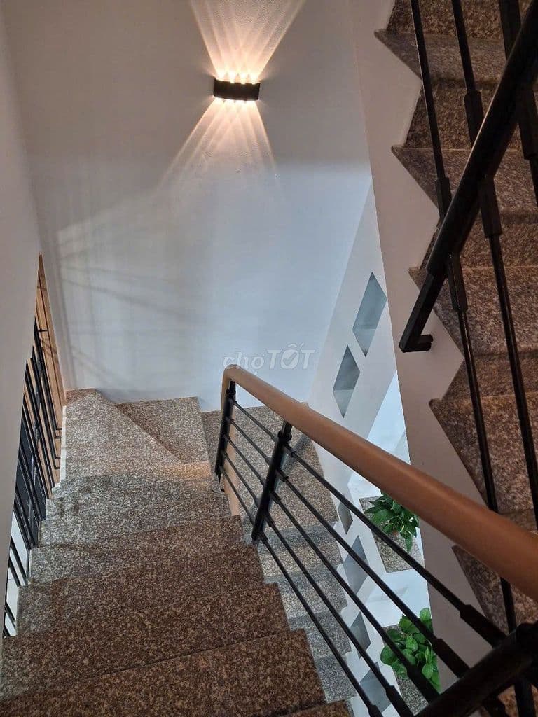 BÁN GẤP NHÀ NGAY LOTTE Q11 LÊ ĐẠI HÀNH 5PN 5WC NỞ HẬU PHONG THỦY - Ảnh 2