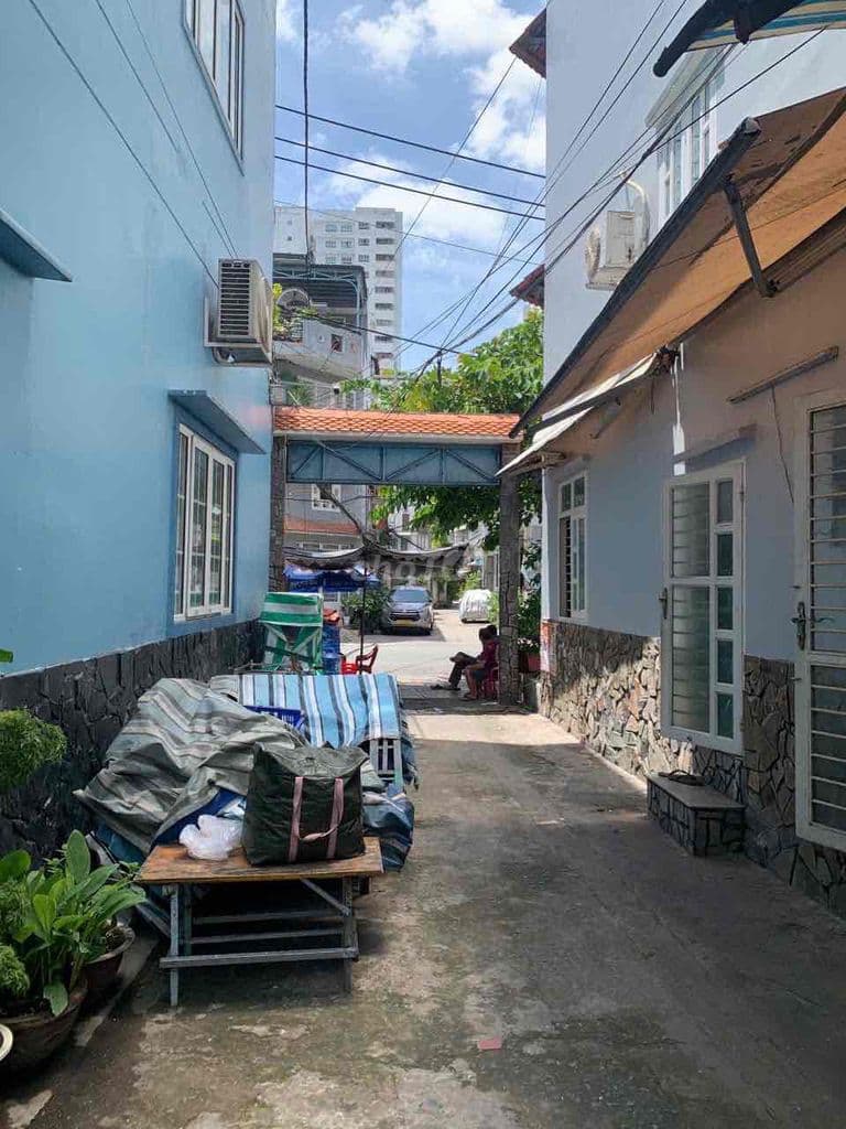 nhà bán Tân Phú trệt 4 lầu sân thượng 4 phòng ngủ hẻm ô tô cách mt 1 c - Ảnh 2