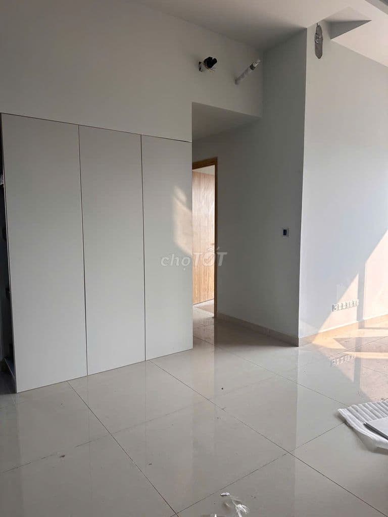 Chính chủ gửi bán căn hộ 3PN cao cấp view hồ bơi đẹp. HTCB - Ảnh 2