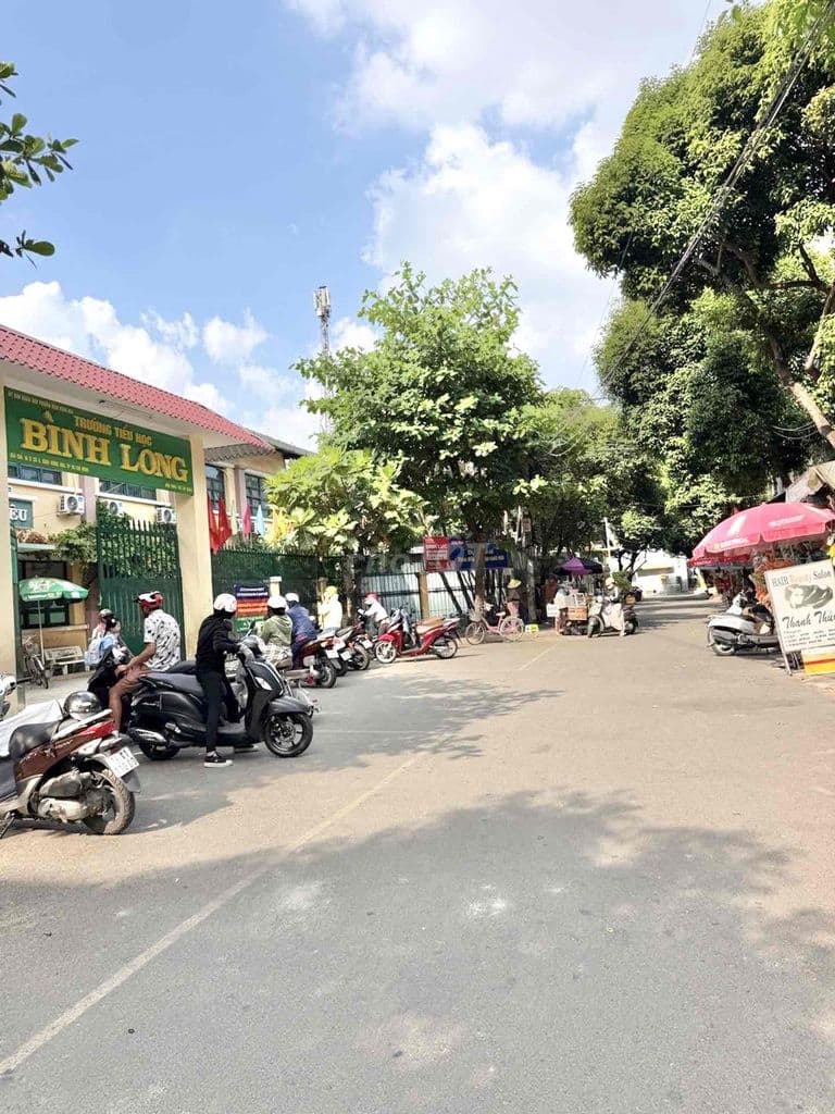 CHỈ 3,X TỶ - NHÀ 3 TẦNG - GẦN VĂN CAO - 4x8m - 3 PHÒNG NGỦ