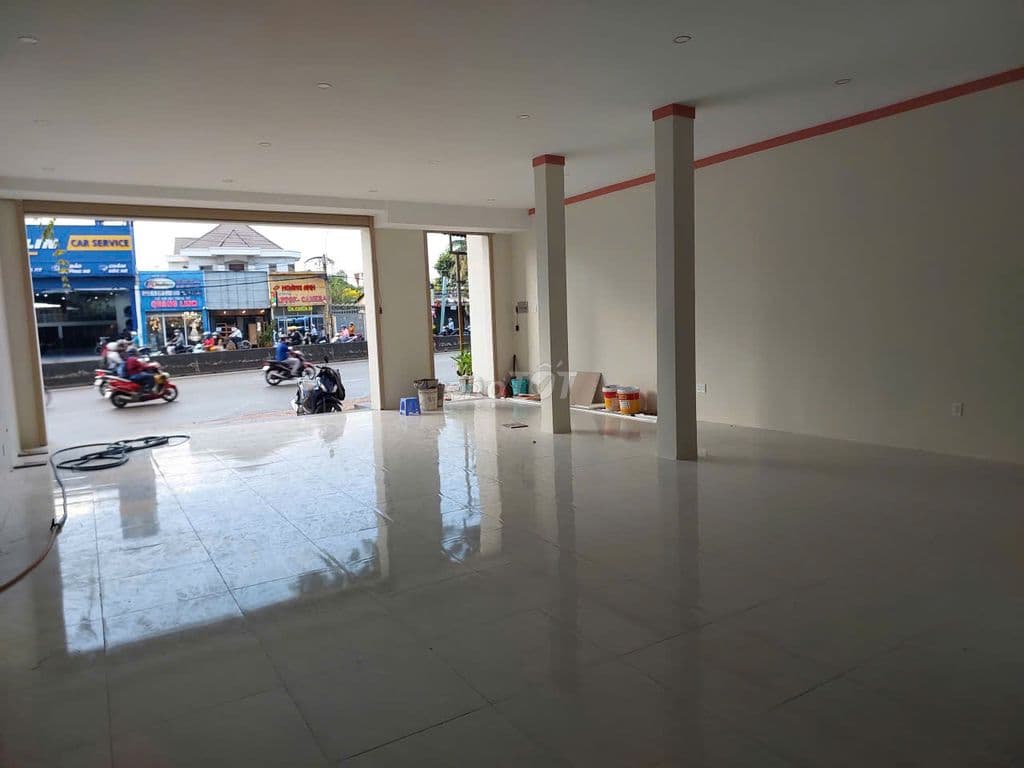 BÁN HOẶC CHO THUÊ NHÀ MẶT TIỀN PHẠM VĂN ĐỒNG, HCM