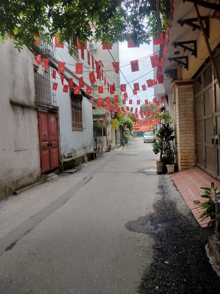 BÁN NHÀ ĐÔNG NGẠC 40M2, MT 4.5M , Ô TÔ NHỈNH 9 TỶ.