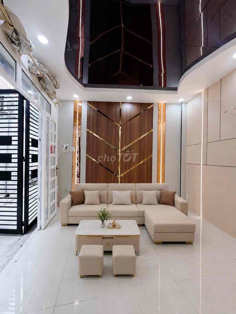 Nhà 4 Tầng 3.8x7 - Sát Mặt Tiền Tôn Đản, P4 Q4 –3PN – Chỉ 4.25 Tỷ