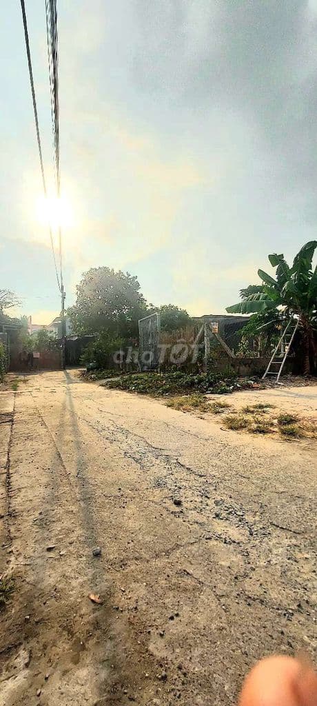 HẠ 1 TỶ , Bán lô đất full thổ đường xe tải ngay trung tâm Đông Thạnh - Ảnh 3