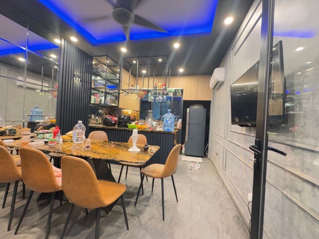 BÁN GẤP NHÀ 5M RA NGÕ Ô TÔ, NHÂN HÒA 45M - 7 NGỦ - 13. 75 TỶ.