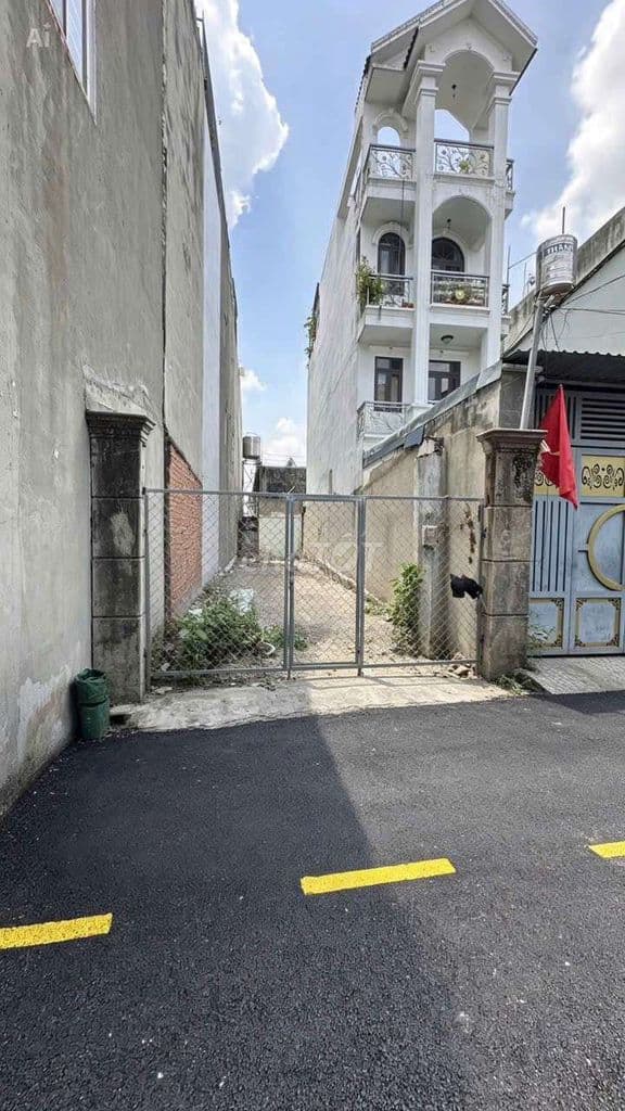 Lô đất đẹp 4m x 25m. 100m2. Hẻm nhựa 5m 1/ Đường Thới An 22