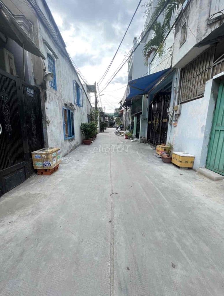 nhà đẹp ở liền Bình Tân - hẻm xe tải thông tứ tung