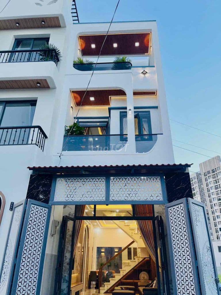 Nhà cạnh Picity mới 5,65 ty